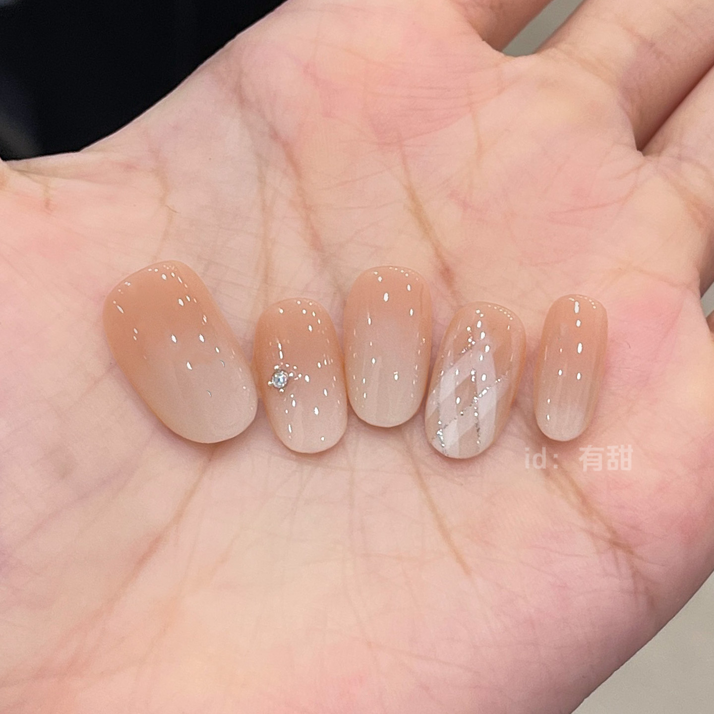手工穿戴甲中长款高级感绝美显白穿戴款美甲2025新款超火指甲贴片