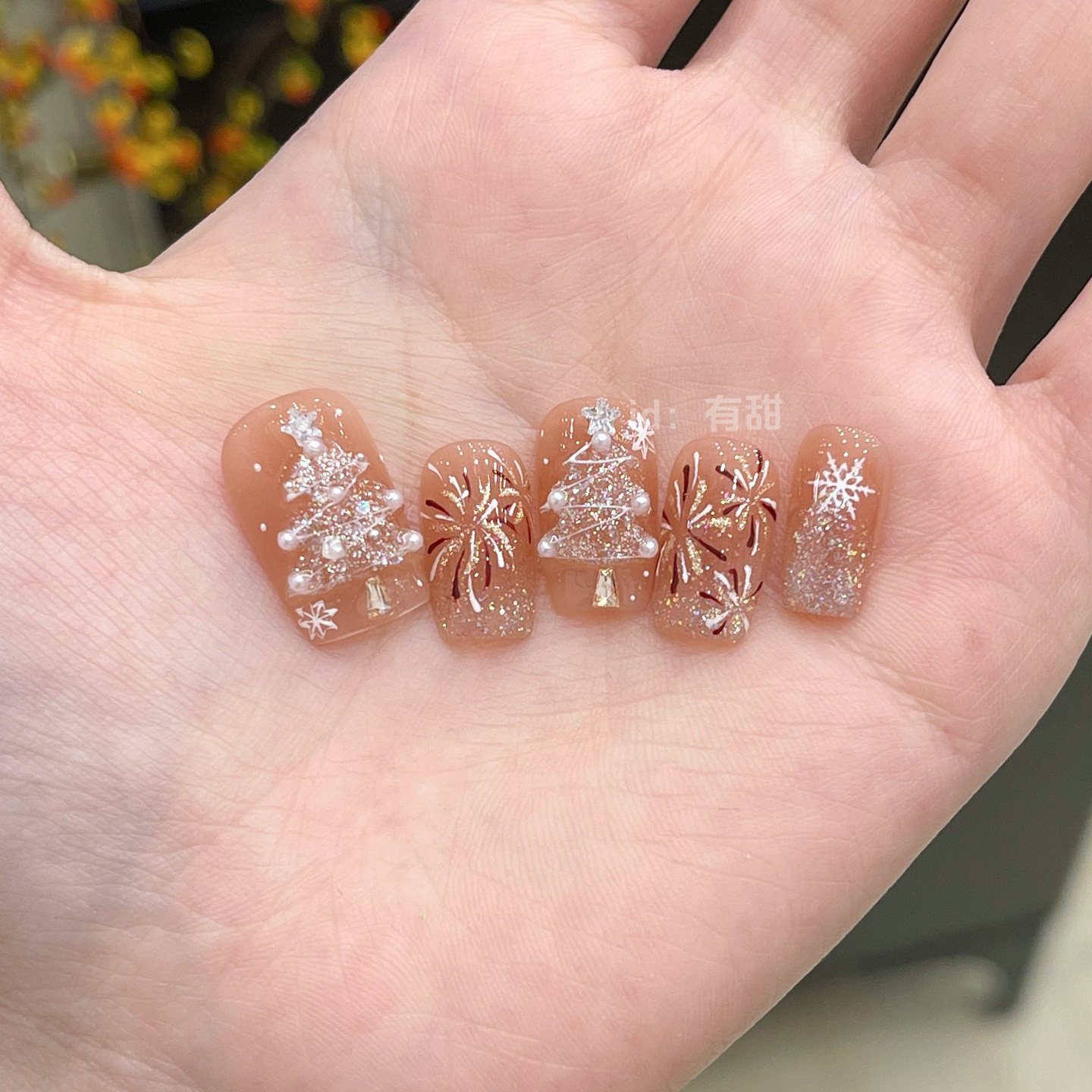 过年穿戴甲秋冬高级感绝美烟花穿戴美甲2025新款精致手工指甲贴片,彩妆/香水/美妆工具,穿戴甲/甲片,淘宝优惠券,粉丝福利购,淘宝优惠卷