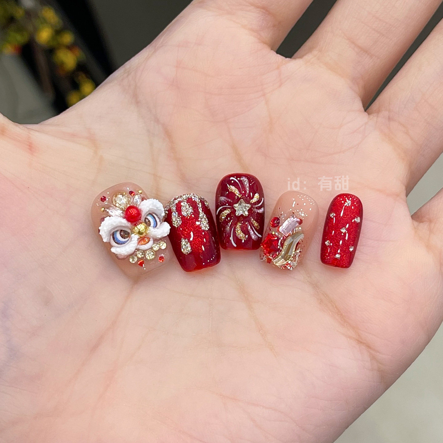 红色穿戴甲轻奢高级感短款猫眼指甲贴片2025新款手工醒狮穿戴美甲,彩妆/香水/美妆工具,穿戴甲/甲片,淘宝优惠券,粉丝福利购,淘宝优惠卷
