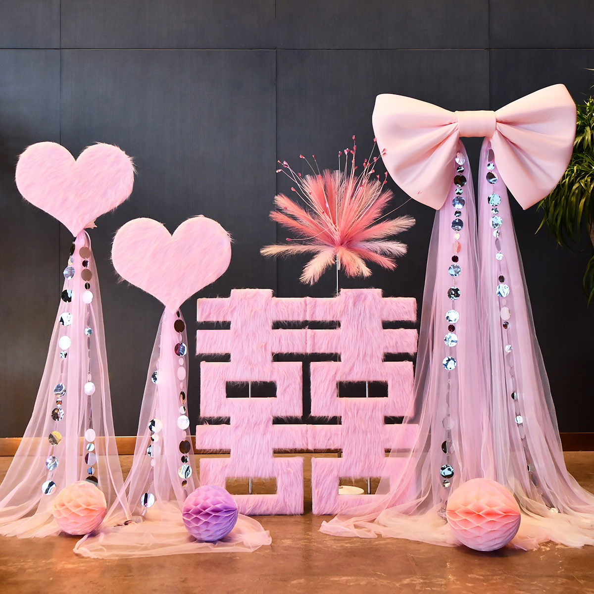 婚房布置氛围感粉色套装客厅卧室拉花装饰结婚礼毛绒喜字晨袍拍照