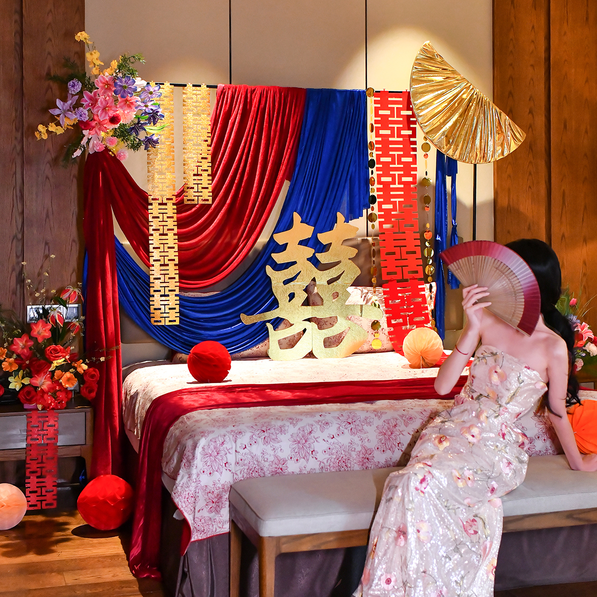 卧室红蓝喜庆铁艺装饰婚礼