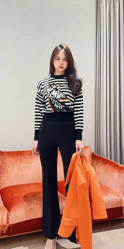歌L思    23年全标大货  黑白条纹羊毛衫 EWE341M01300