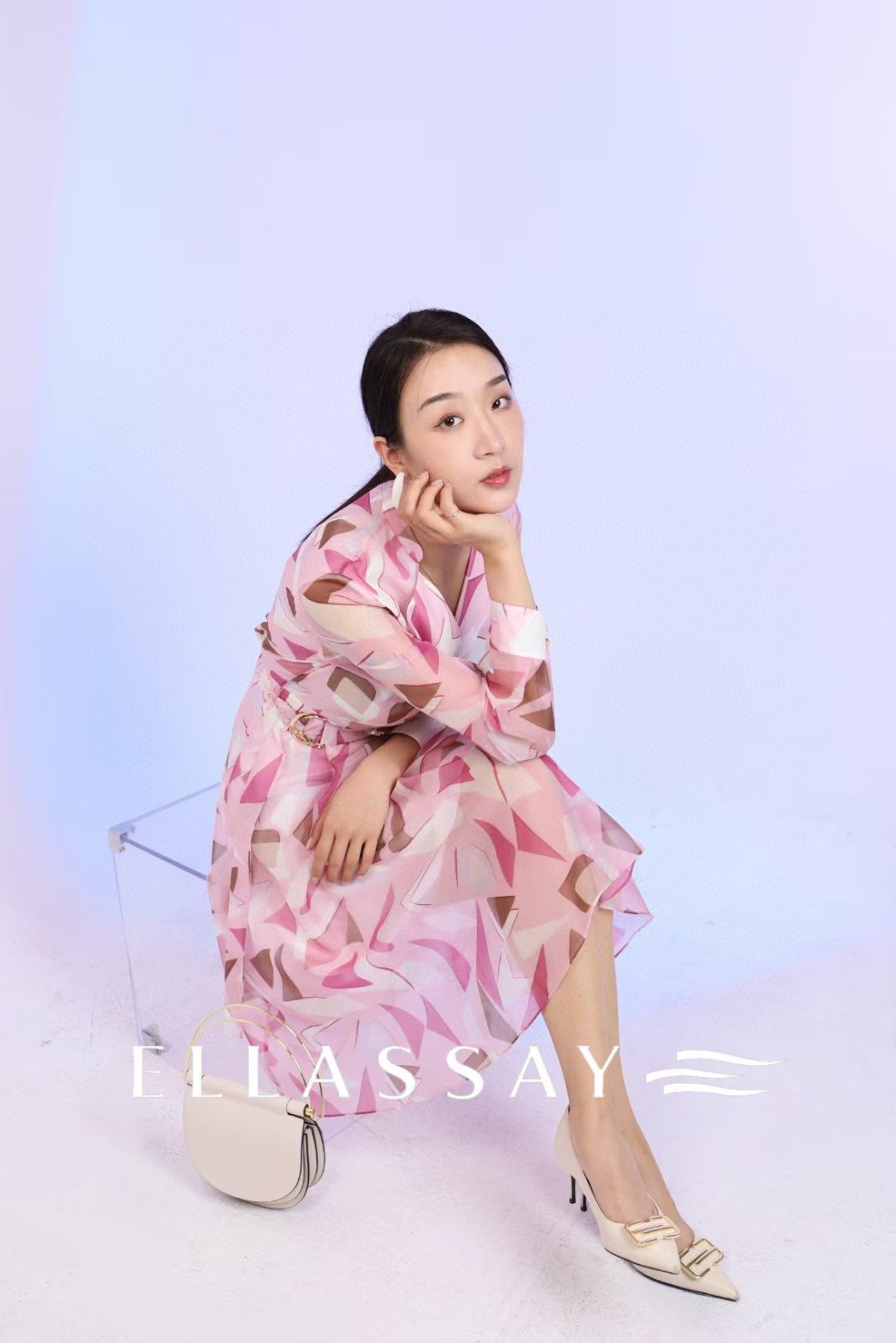 歌家女装     粉色长袖连衣裙 EWE321Y02900