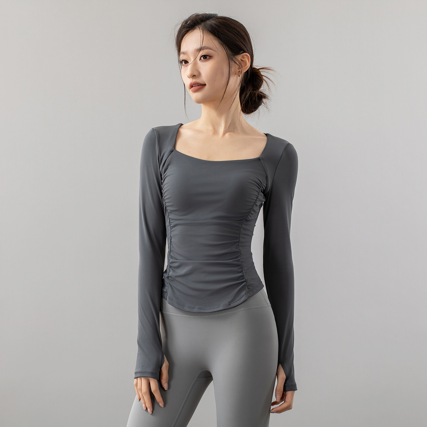 瑜伽服女2025秋季新款带胸垫运动上衣修身显瘦长袖跑步训练健身服