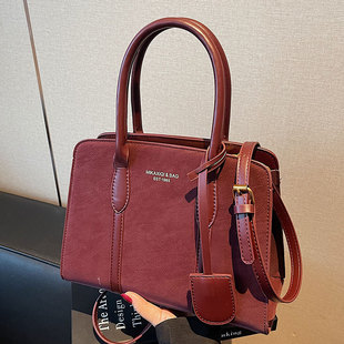 高级感红色包包女2025新款 质感手提包新娘包单肩斜挎托特女包 时尚