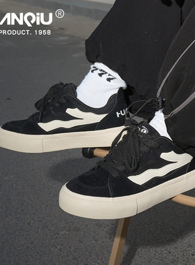 环球黑色滑板鞋男2025新款秋季男生小众潮鞋子百搭低帮男鞋运动鞋