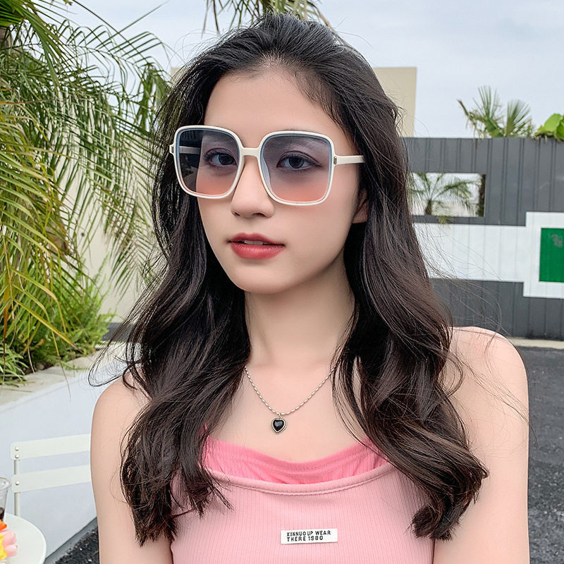 新款大方框时尚潮墨镜女防紫外线渐变色眼镜男街拍太阳镜