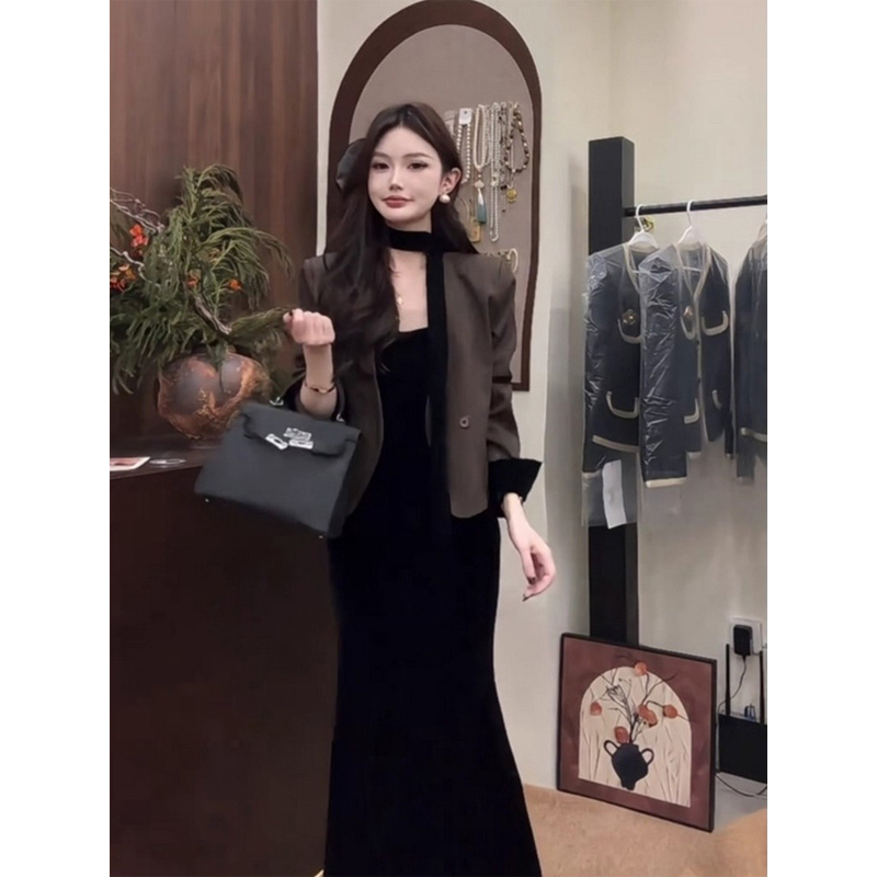 丝绒拼接长袖短款外套