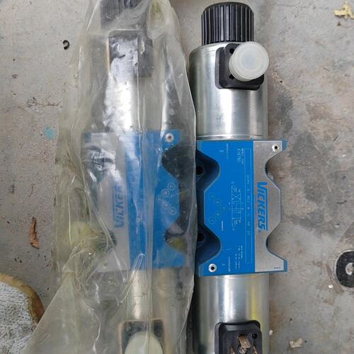 议价Vickers方向阀DGDG4V-3S-2A-M-U-H7-60DG4V-3S-6C-M-U-H7-60