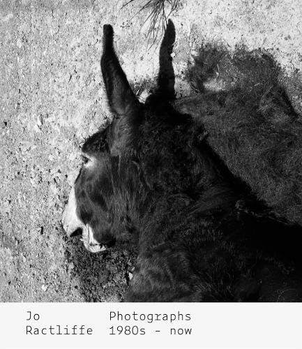 全面展示南非摄影师Jo Ractliffe作品的书