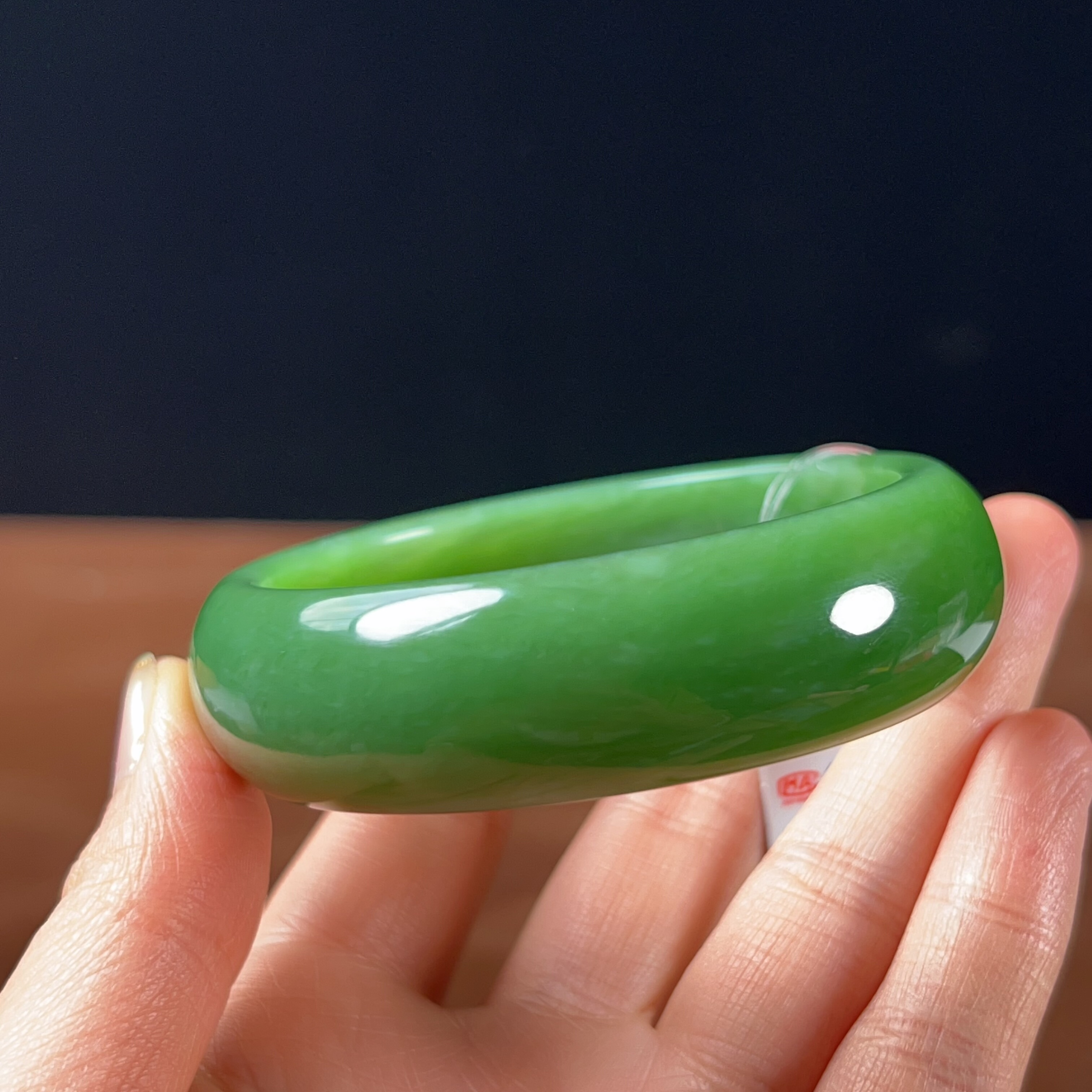 和田玉俄罗斯碧玉阳绿宽版正装手镯无黑无杂老矿料，58.18.5×8.0