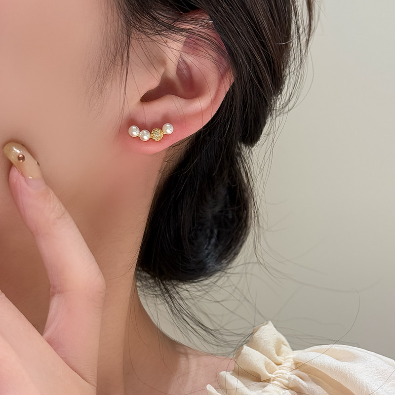 Tiny Sylvie S925银针春季新品微笑弧形珍珠镶钻小耳钉气质温柔