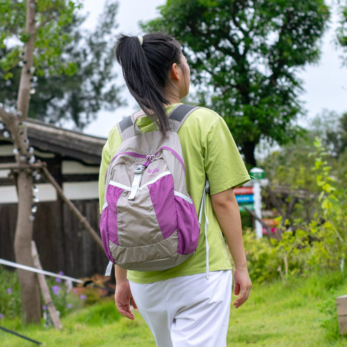 户外超轻双肩包女旅游2026新款轻便登山包女折叠旅行爬山背包轻薄