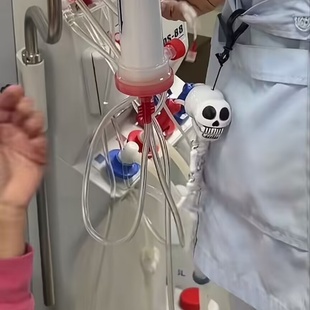 搞怪护士拉线骷髅头挂件整蛊搞笑cosplay背包情侣挂饰钥匙扣玩具