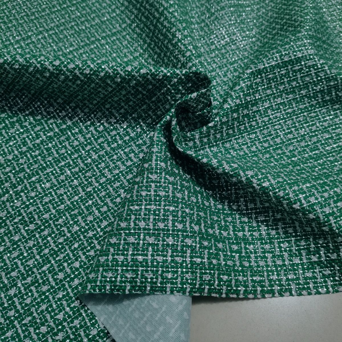 新品羽绒服面料布料高档复合网纱压皱泡芙格花泡棉衣防水制衣面料