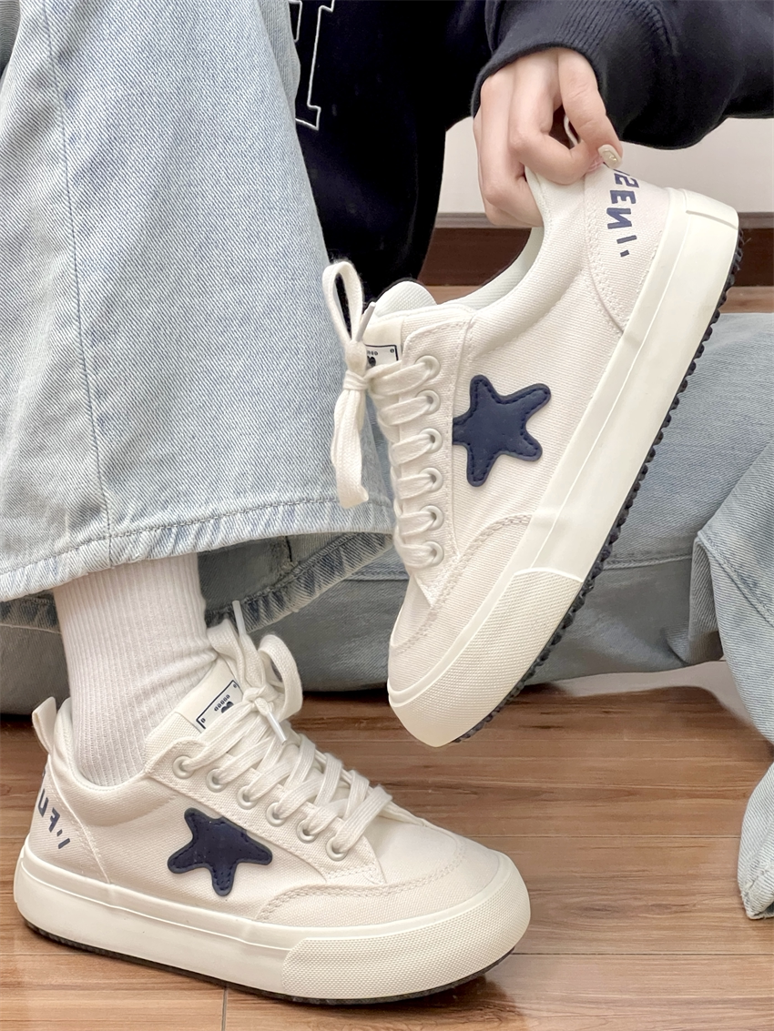 港风小众星星帆布鞋女ins超火百搭平底休闲小白鞋子2023新款板鞋
