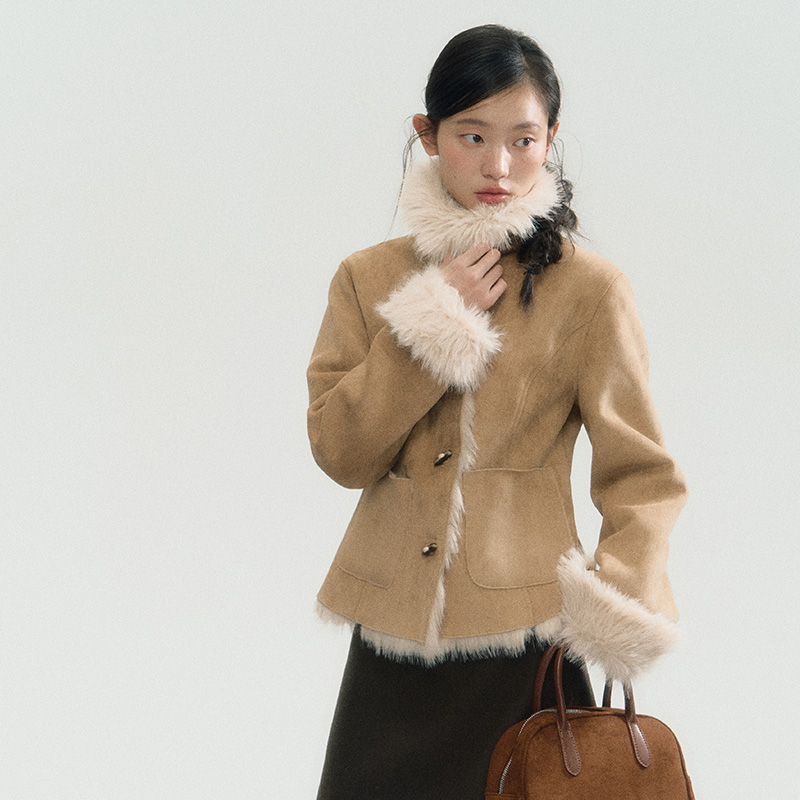 ANNATTO 悉尼往事 原创设计冬季新款卡其色皮毛一体保暖厚外套女 - 封面
