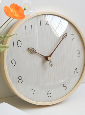 日式复古现代简约钟表实木挂钟客厅暖色墙超薄创意静音轻奢高级感