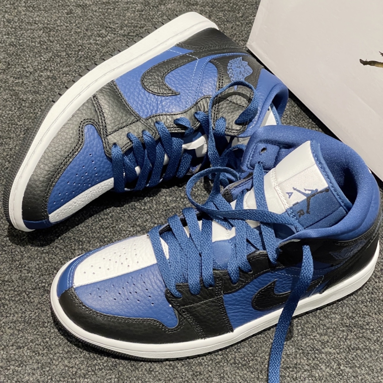 Air Jordan 1运动休闲鞋 复古潮流支撑合成革板鞋DR0501-401