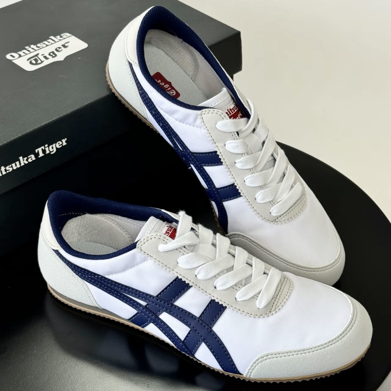 Onitsuka Tiger Track Trainer防滑透气舒适轻便休闲鞋D318N-0150