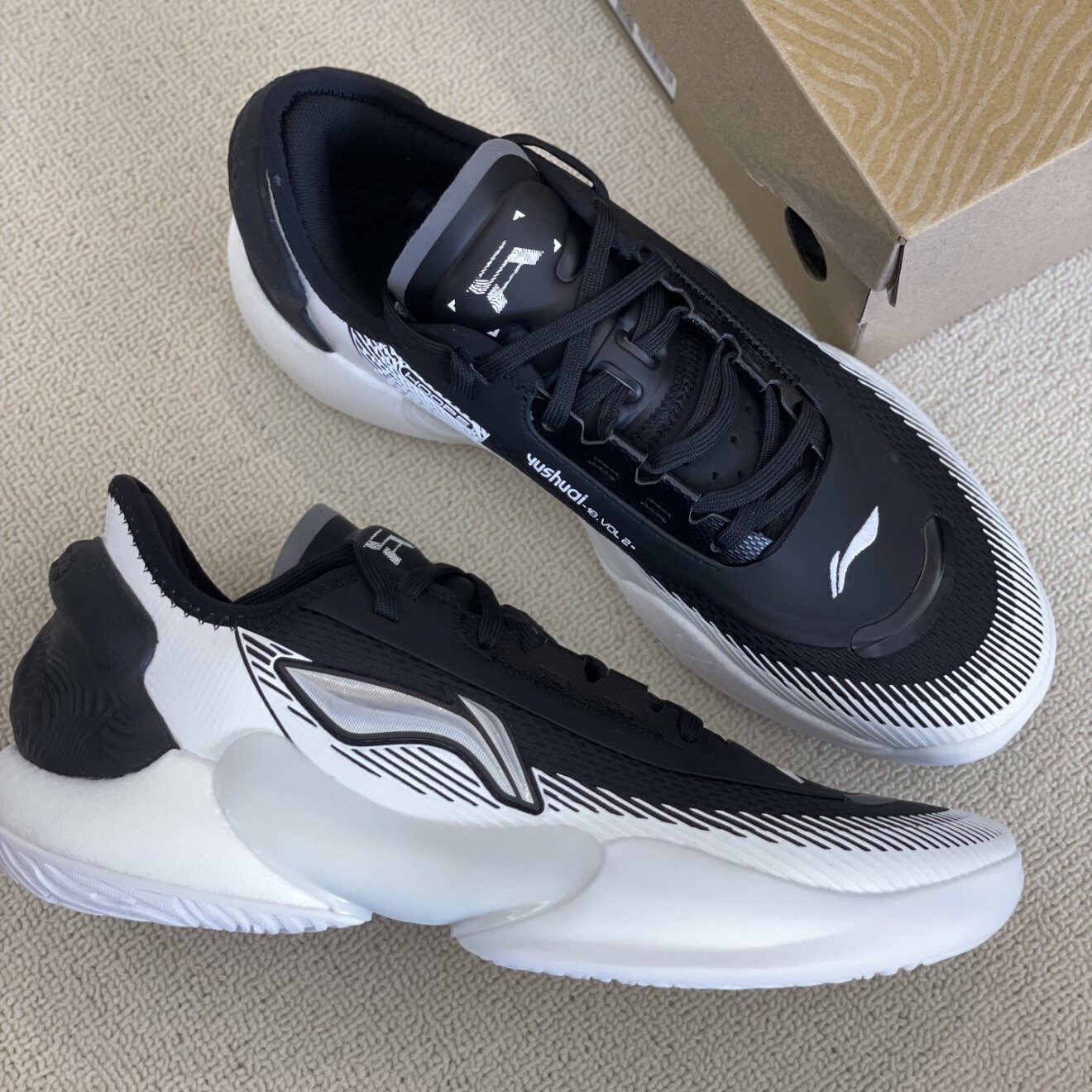 李宁 驭帅18V2全掌科技稳定支撑防滑耐磨轻便缓震ABAU025-1吴