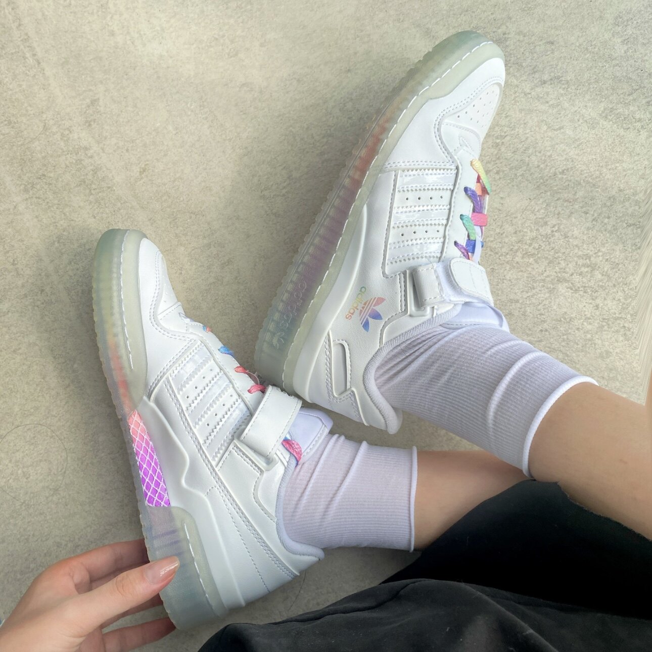 adidas Originals Forum轻便复古防滑时尚魔术贴篮球风板鞋GX2722图片