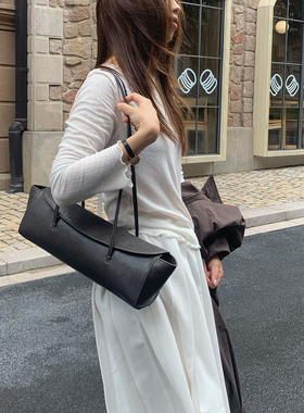 Unique blue法棍腋下包翻盖磁吸扣单肩皮包高级感通勤手拎包