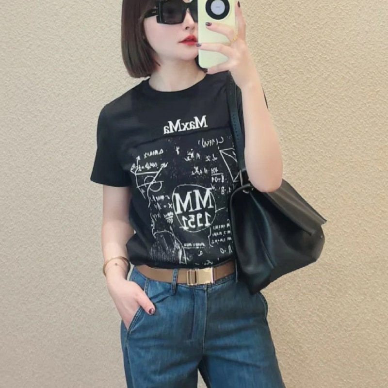 新款贴布涂鸦字母时尚短袖T恤女