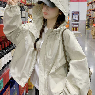 外套女春装 小个子连帽百搭休闲冲锋衣夹克短外套 高级感2026年新款