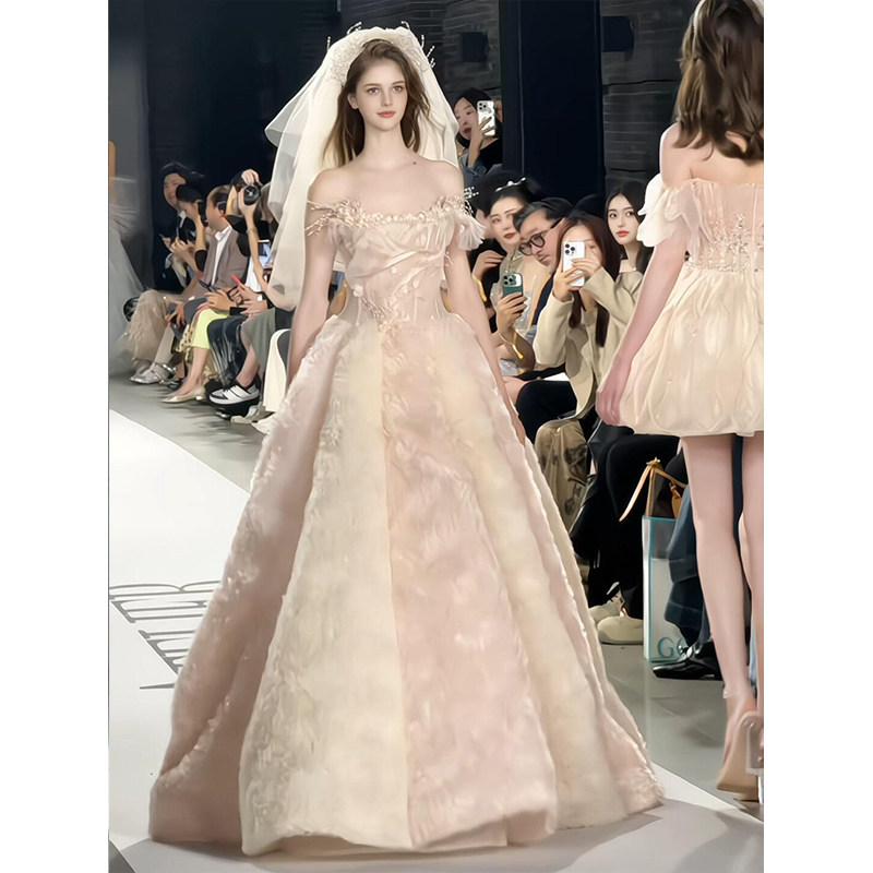 仙女风一字肩香槟色蓬蓬晚礼服