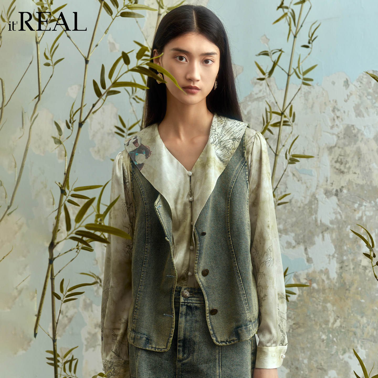 it'real瑞尔秋季新款复古风波浪结构门襟设计牛仔马夹,女装/女士精品,马夹,淘宝优惠券,粉丝福利购,淘宝优惠卷