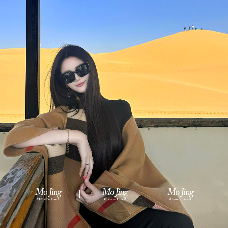 名媛复古斗篷式格纹保暖披肩大衣