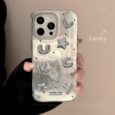 ins风幸运字母适用iPhone15苹果手机壳14promax水波纹13潮12电镀
