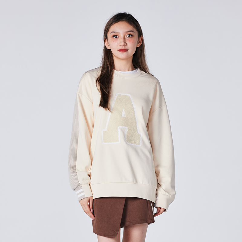 刺绣圆领落肩宽松卫衣