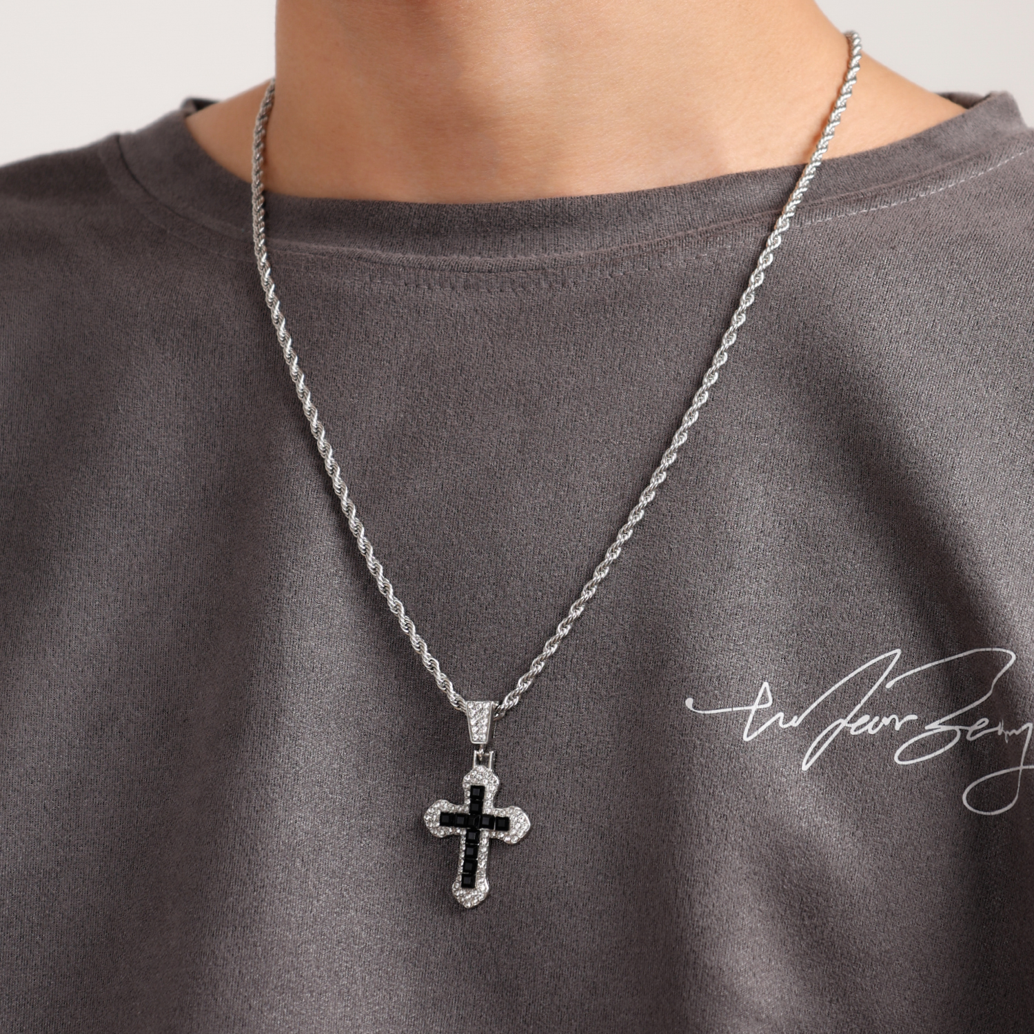 满钻十字架INS欧美嘻哈钛钢项链