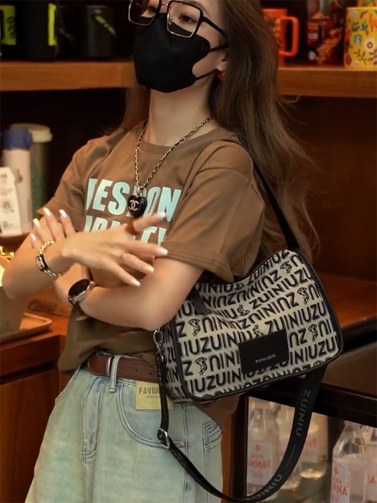 单肩包女2025新款斜挎包大容量