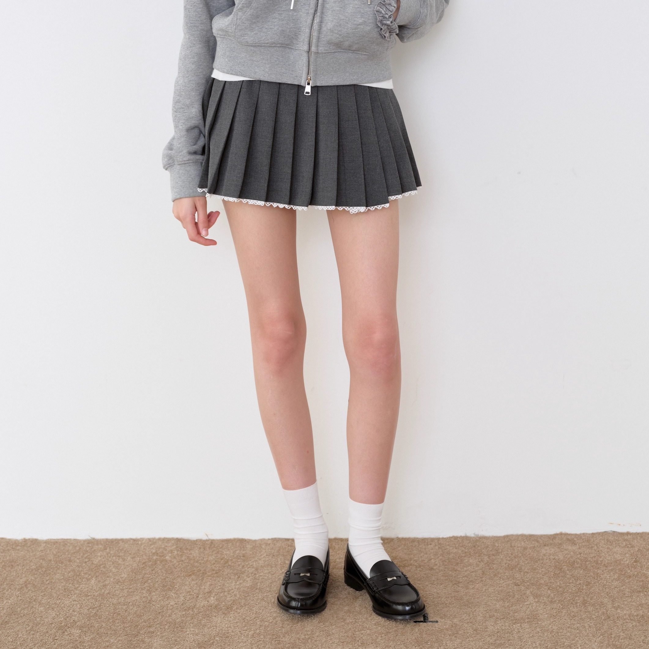 FXN 灰色白蕾丝边装饰百褶短裙内含防走光打底裤