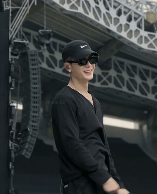 王嘉尔同款CHOICES半纽扣开领T恤