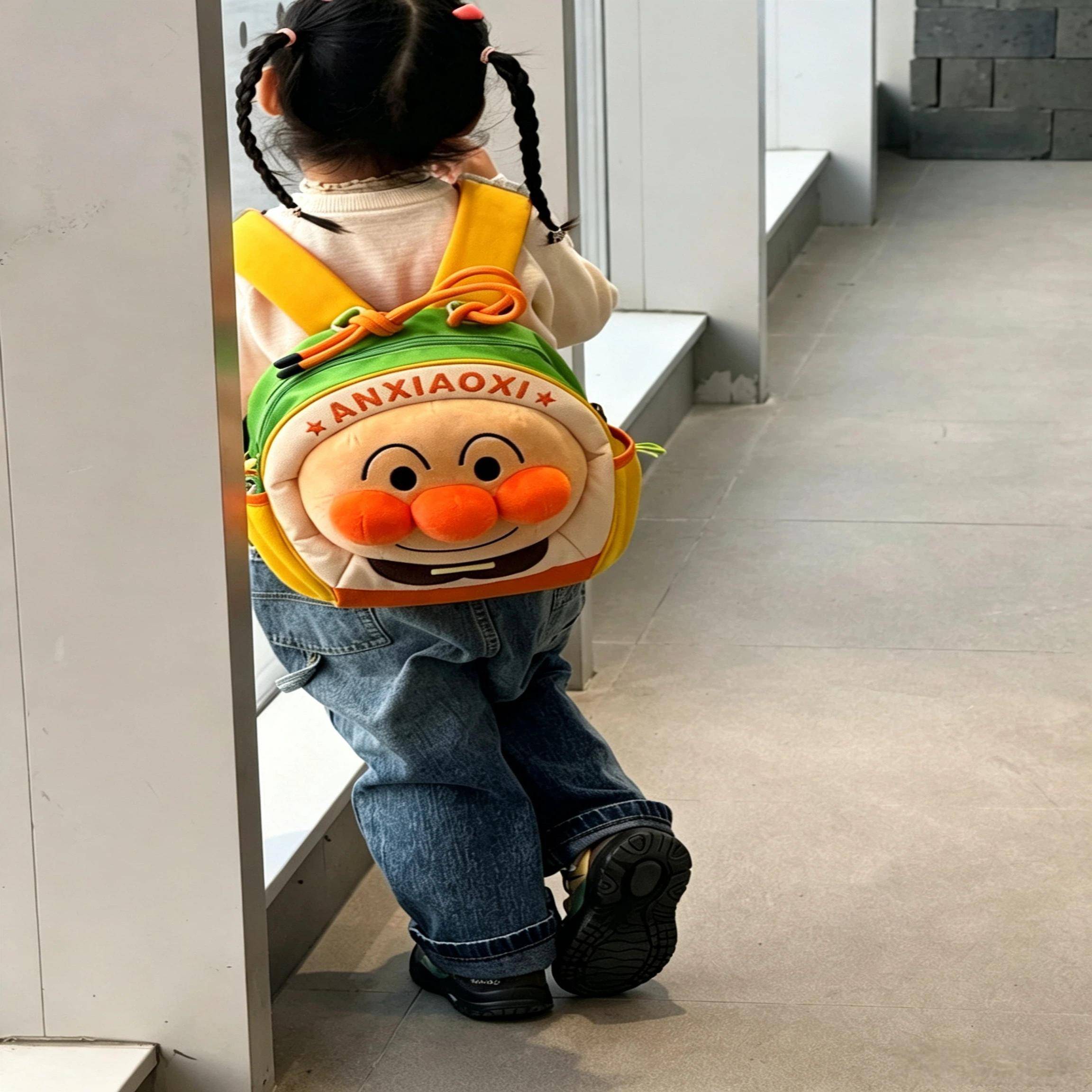 幼儿园书包女孩护脊包一年级女童宝宝可爱双肩包轻便可爱卡通背包