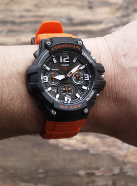 进口正品Casio卡西欧手表男时尚橙色表带三眼石英腕表MCW100H-4AV