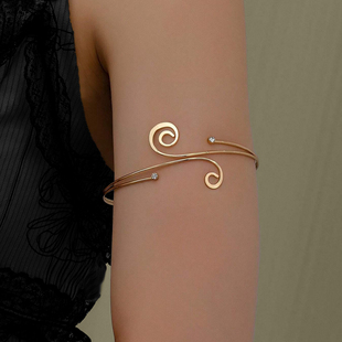 欧美跨境货源时尚个性夸张不规则音符花纹镂空臂环女百搭上臂手镯