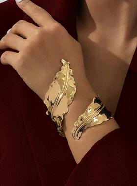 欧美跨境货源金色简约小众手环缠绕褶皱树叶手镯开口可调节女士