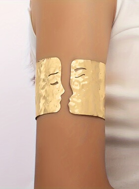 捶打纹设计简约风格金属臂环简约佩戴夸张金色人脸人像面孔臂环