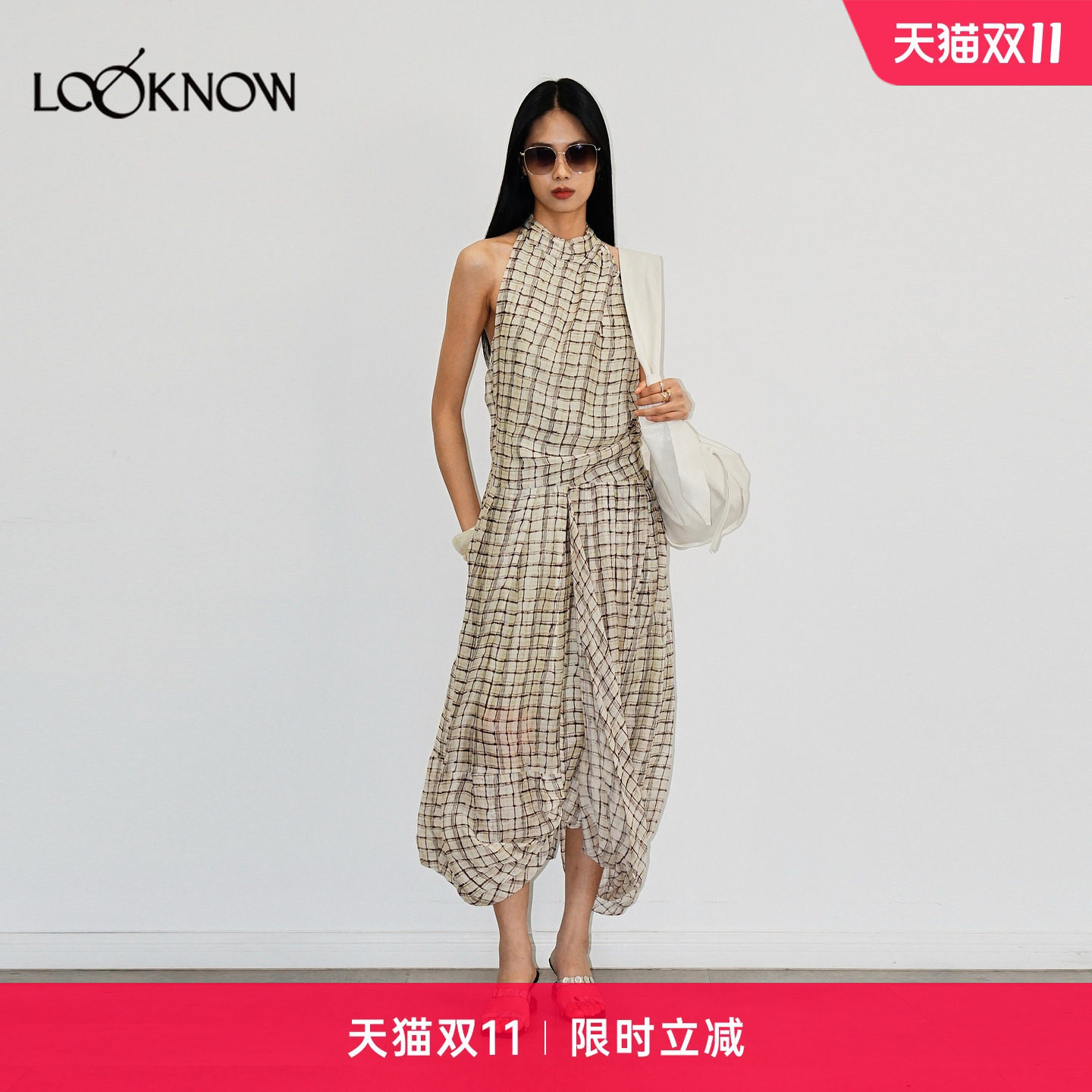 halfmoon X LOOKNOW26新品杏色格纹下摆花苞挂脖连衣裙