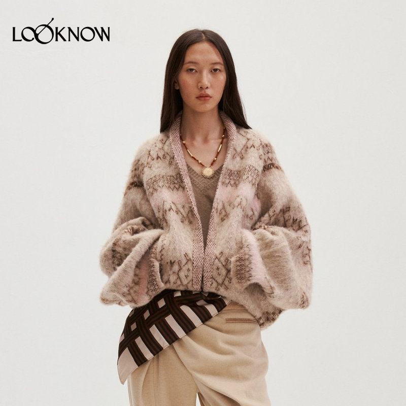 MEDIUM WELL X LOOKNOW新款燕麦绒落肩外套女图片