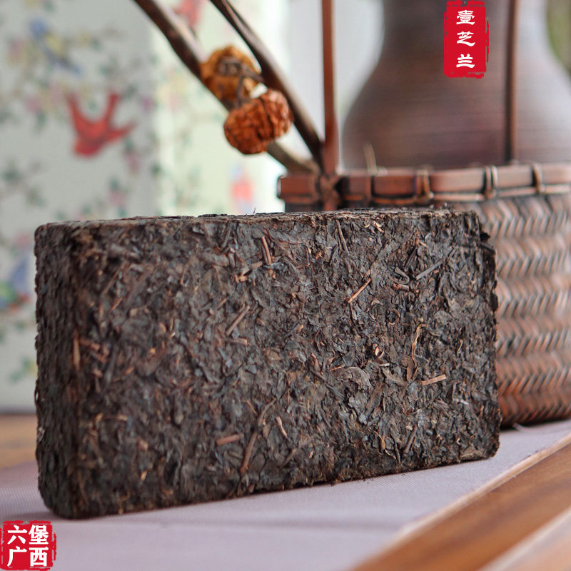 广西六堡茶8年500g金花菌香花果香干仓六堡黑茶熟茶顺滑产区直销
