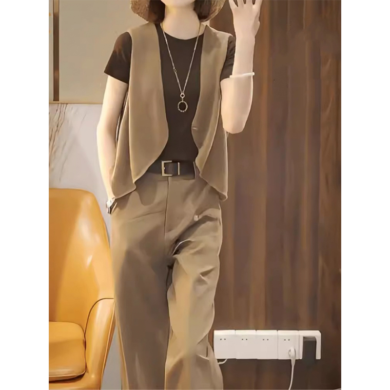休闲简约百搭v领针织背心马夹女2025夏新款马甲高端气质无袖上衣