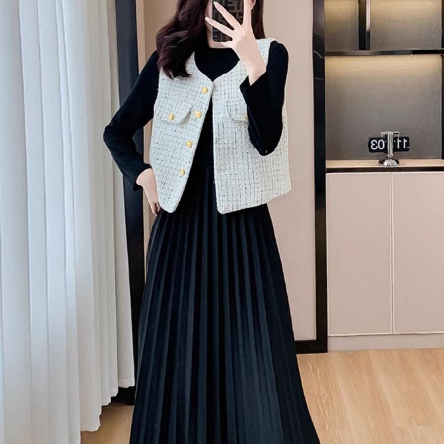 春季小香风马甲连衣裙两件套女2026秋冬季新款高级感百褶长裙套装