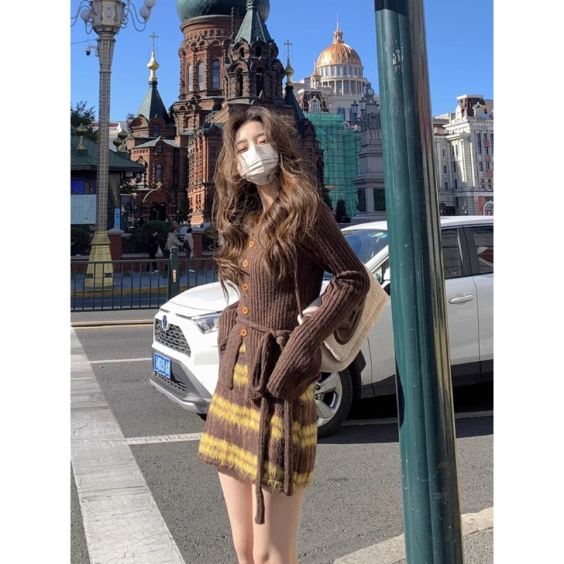 速发法式复古针织套装秋冬季条纹半身裙女长袖毛衣开衫短裙两件套