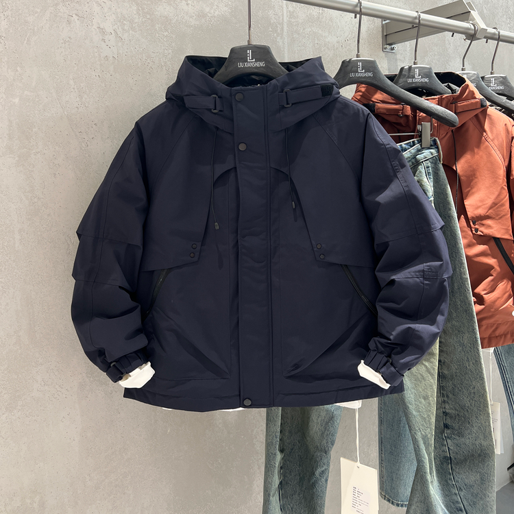 无注册商标风重磅冲锋款工装棉服